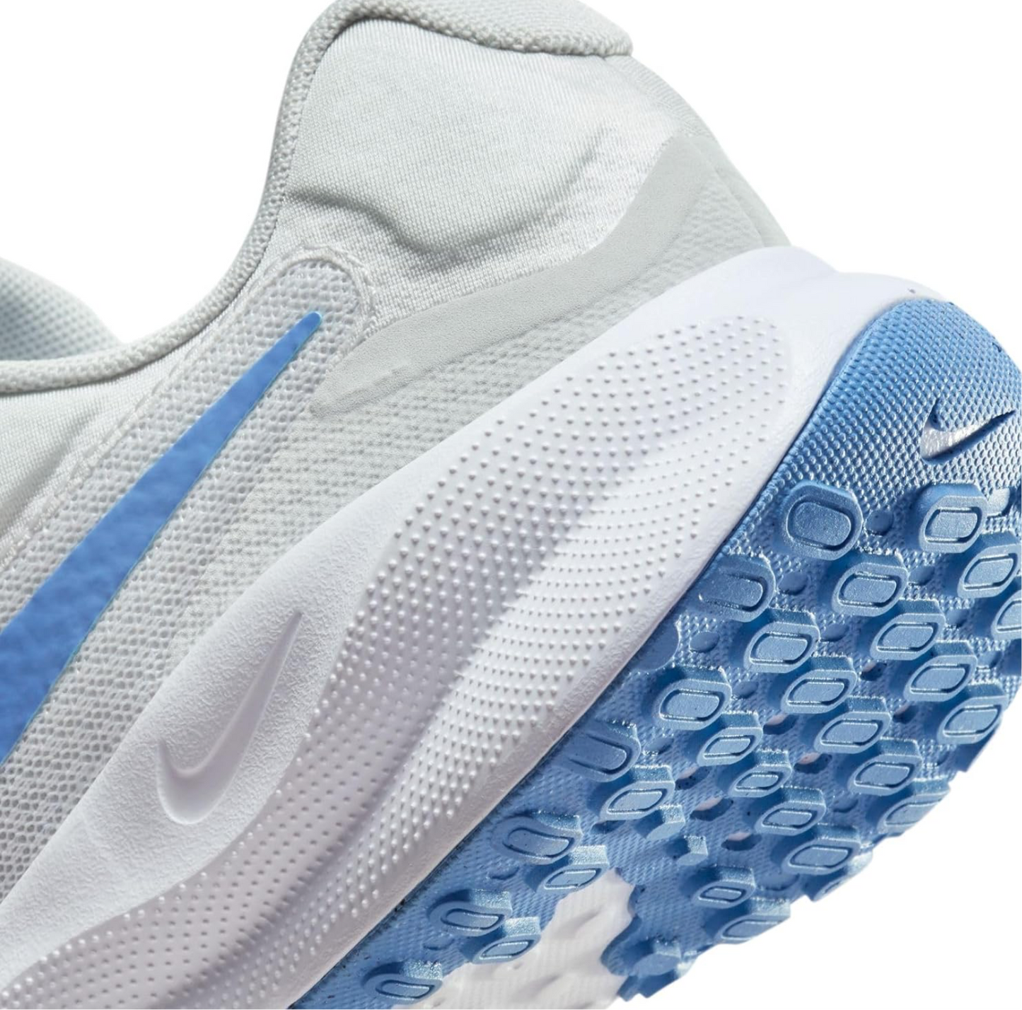 Nike Revolution 7